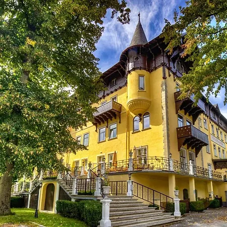 Marienhof 4*