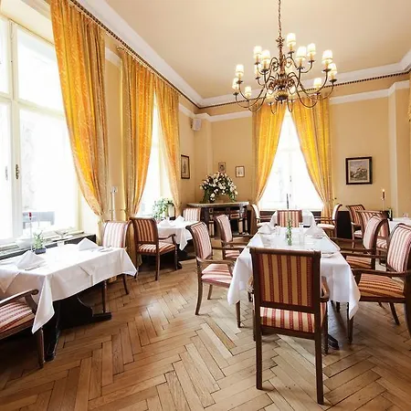 Marienhof 4*